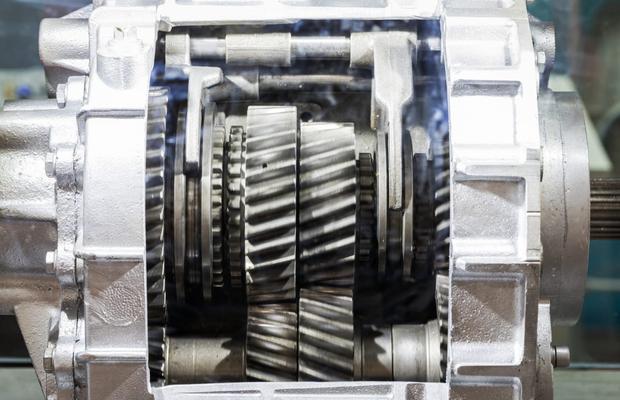 Reductor melcat sau reductor planetar: ce alegi pentru aplicația ta industrială
