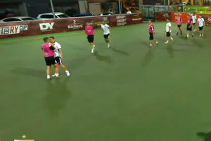 Adrian Popa, scandal uriaș la minifotbal! A fost la un pas de bătaie după ce un adversar l-a prins de gât:  „Vrei să nu mai ieși de aici viu?” / „Scot bărbăția din tine”