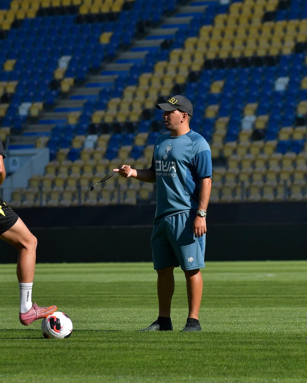 Beitar Ierusalim - AEK Larnaca, pe „Ilie Oană”