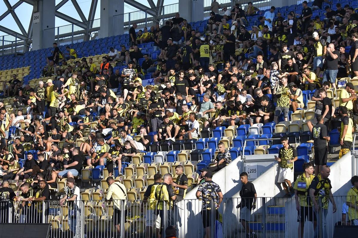 Beitar Ierusalim - AEK Larnaca, pe „Ilie Oană”