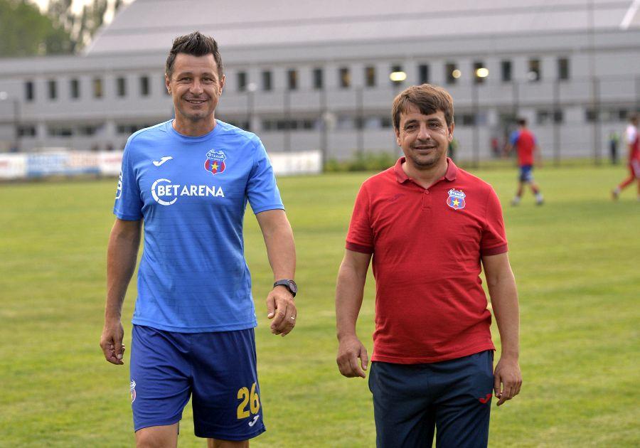 Florentin Dumitru la unul dintre meciurile Stelei, deși nu era angajat al CSA EXCLUSIV Acuze de infracțiuni în lanț la CSA Steaua! „Gradații” Bixi Mocanu și Cristian Cîrlan se contrazic în cazul Florentin Dumitru: „E uzurpare de calități oficiale”