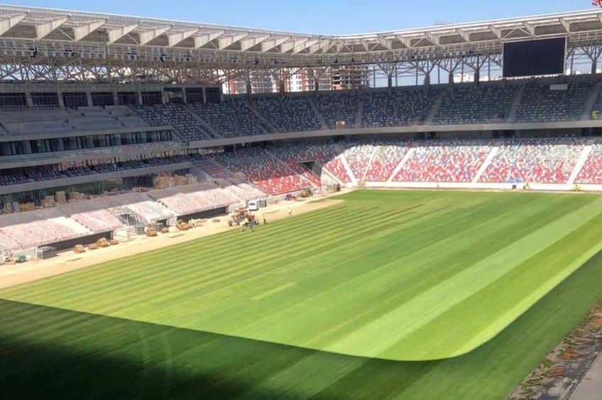 Așa arată stadionul Ghencea după montarea gazonului // foto: Facebook @ AS47