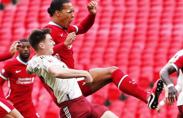 Van Dijk strigă adunarea la Liverpool: „Fără panică! Am pierdut Supercupa, dar putem lua iar titlul”