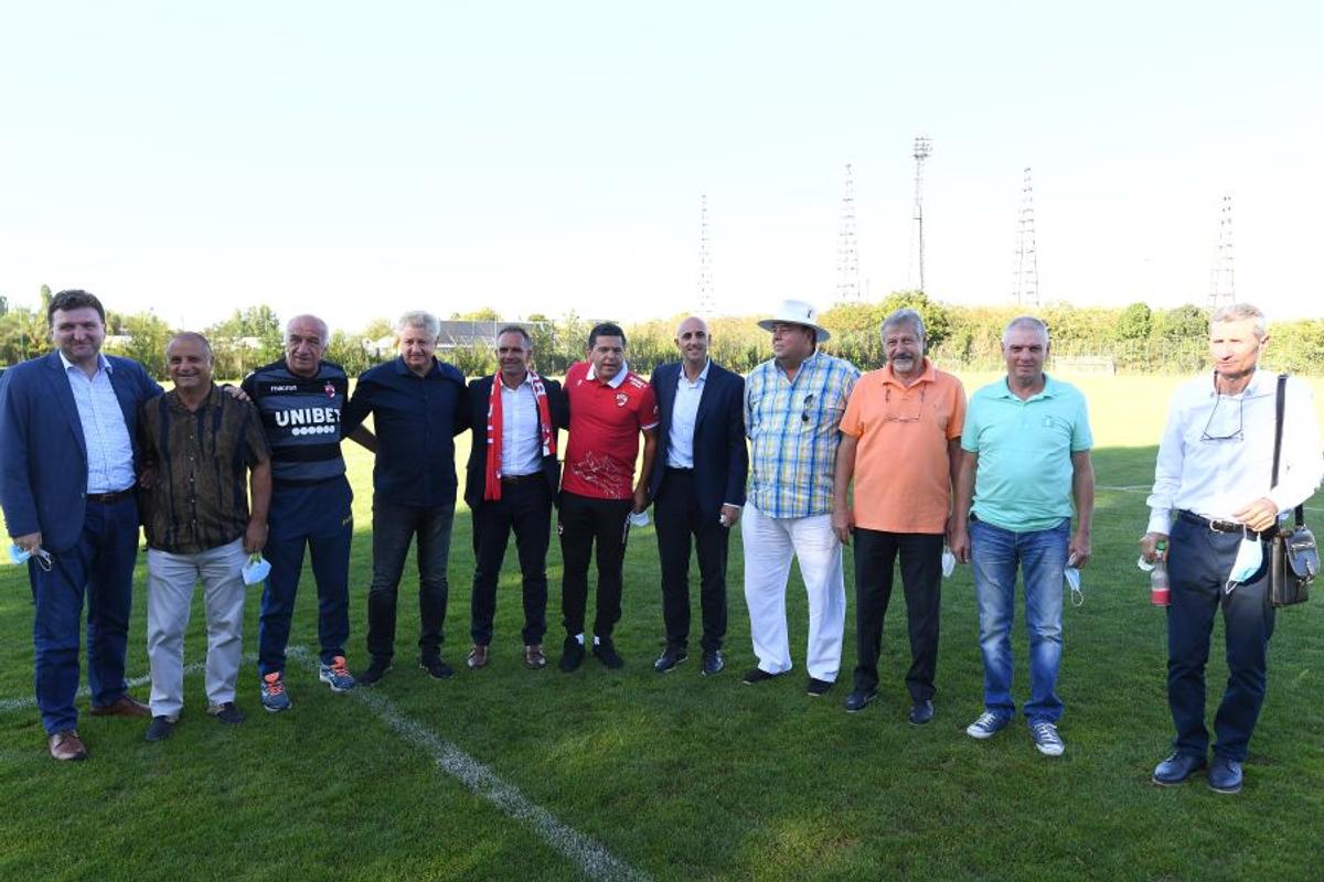 DINAMO. Faza zilei la conferința lui Cortacero » Gestul prin care Gigi Mulțescu l-a lăsat cu ochii-n soare pe afaceristul spaniol: „Nu, mulțumesc!”