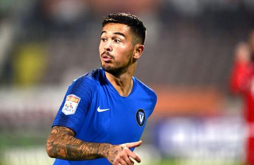 Gabi Iancu (26 de ani), golgeterul ediției trecute din Liga 1, va semna în următoarele ore cu Al Ahli, din Qatar. Viitorul va încasa 800.000 de euro.