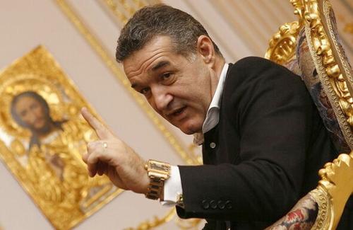 În familia lui Gigi Becali a avut loc astăzi un eveniment fericit. Patronul celor de la FCSB a asistat la botezul nepoatei sale