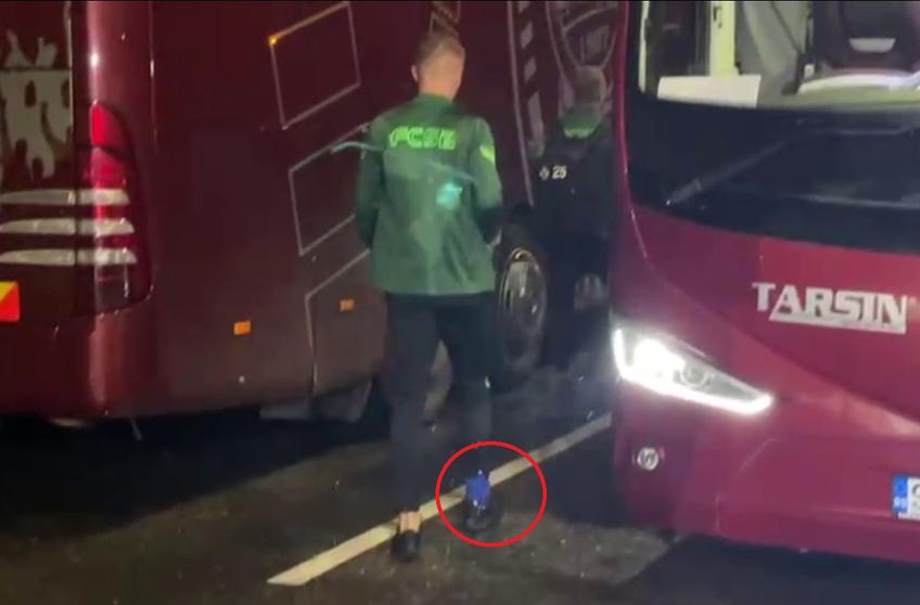 Florin Tănase a părăsit șchipătând stadionul din Cluj / Captură sport.ro