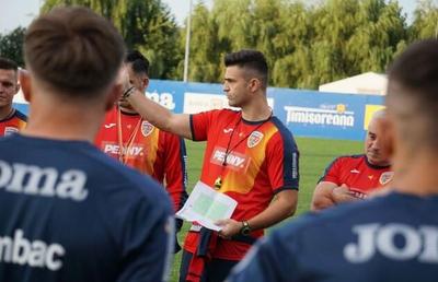 Florin Bratu și-a început aventura pe banca naționalei de tineret » Primele imagini din cantonamentul de la Buftea
