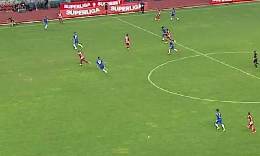 FCU Craiova - Sepsi // foto: captură DigiSport Ce se întâmplă cu VAR-ul în Liga 1?! Gol validat în FCU Craiova - Sepsi după un henț evident: „E clar, nu există dubii!” » Alte 3 faze la limită!
