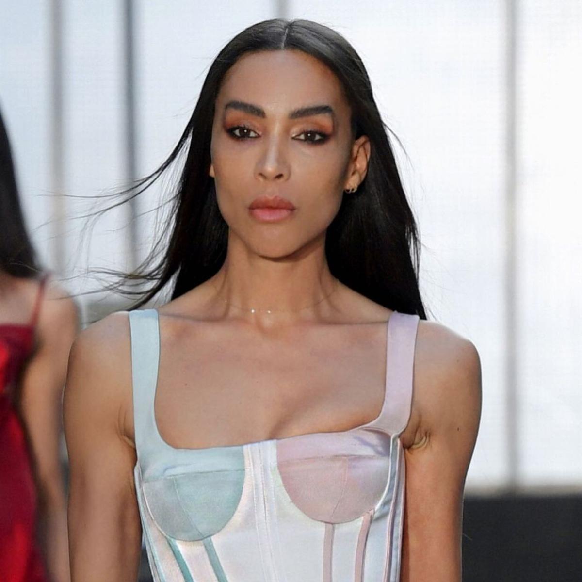 Ea ar fi aleasa lui Mbappe » Superstarul lui PSG, fotografiat în ipostaze tandre alături de un fotomodel transsexual