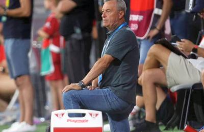 Mircea Rednic a suferit un infarct: „A simțit dureri în piept din timpul meciului cu FCSB” » Tehnicianul a fost operat