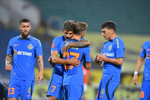 FCSB a depins de Florinel Coman și de Darius Olaru în prima parte a sezonului. Primul, suspendat, va lipsi etapa viitoare, cu Universitatea Craiova.