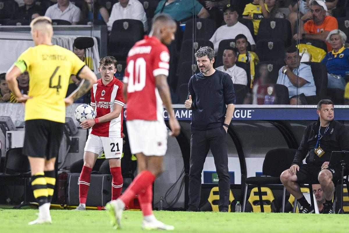 S-a terminat play-off-ul Champions League » Rangers a fost umilită de PSV, Sorescu și Racovițan au fost eliminați de Copenhaga + toate echipele calificate și cum arată urnele