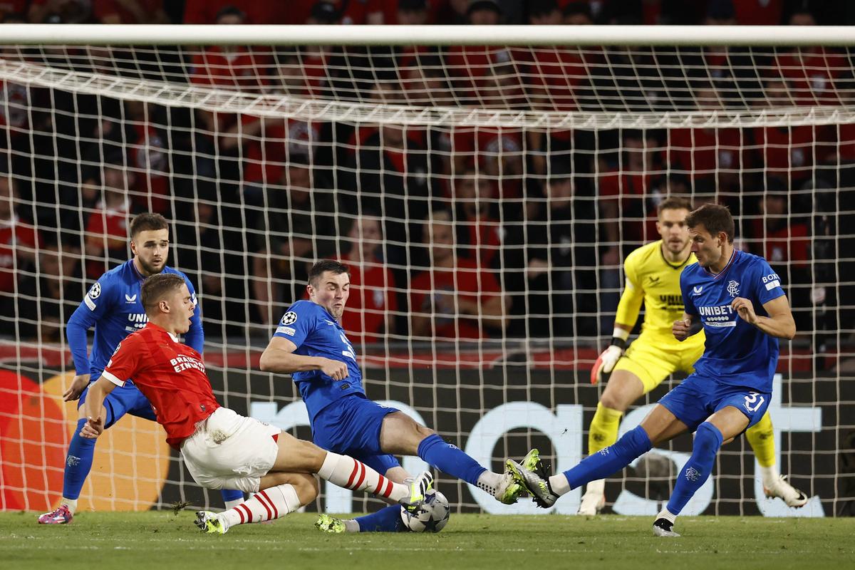 S-a terminat play-off-ul Champions League » Rangers a fost umilită de PSV, Sorescu și Racovițan au fost eliminați de Copenhaga + toate echipele calificate și cum arată urnele