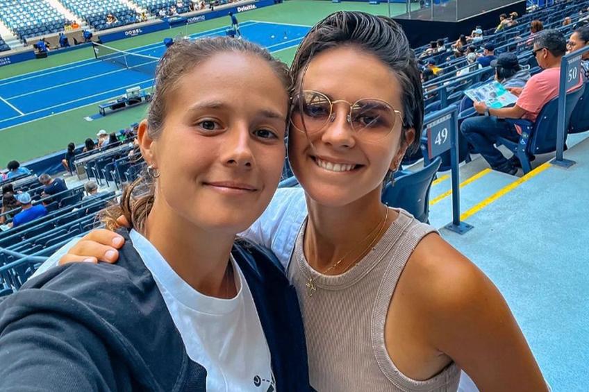 Daria Kasatkina, alături de iubita Natalia Zabiiako / Sursă foto: Instagram