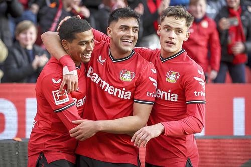 Nadiem Amiri (centru), mijlocașul lui Bayer Leverkusen. Foto: Imago Images