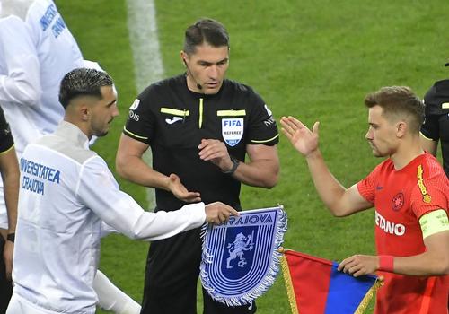 Kyros Vassaras, 57 de ani, a renunțat la Istvan Kovacs, 38 de ani, pentru derby-ul FCSB - Universitatea Craiova și pregătește un arbitru care nu e FIFA și pe care MM Stoica l-a acuzat violent. Foto: Imago