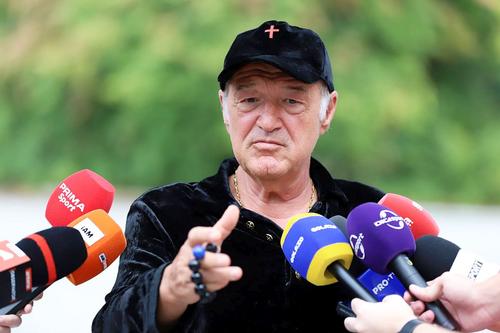 Gigi Becali, la Palat. Foto: Dumitru Angelescu