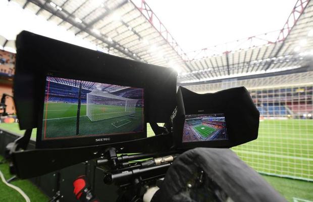 Cine va transmite la TV meciurile FCSB-ului în Europa League: urmează dueluri cu Manchester United, PAOK, Rangers și Olympiacos!