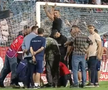 Imagini incredibile înainte de Oțelul - Sepsi! » Eroare de 3 centimetri la porți, iar gazdele au pus mâna pe lopeți
