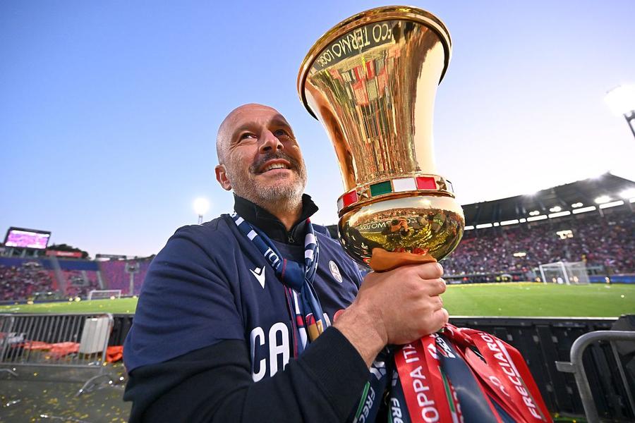 Vicenzo Italiano a cucerit Cupa alături de Bologna // foto: Guliver/gettyimages Ședință importantă azi la club: Dan Șucu decide viitorul antrenorului