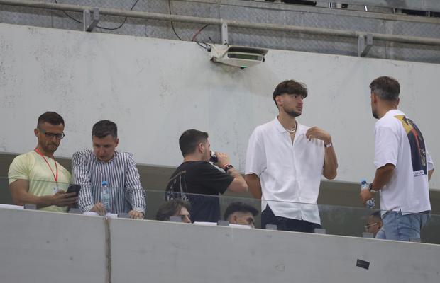 Adrian Mazilu, în tribune la Dinamo - Hermannstadt! Când ar putea debuta