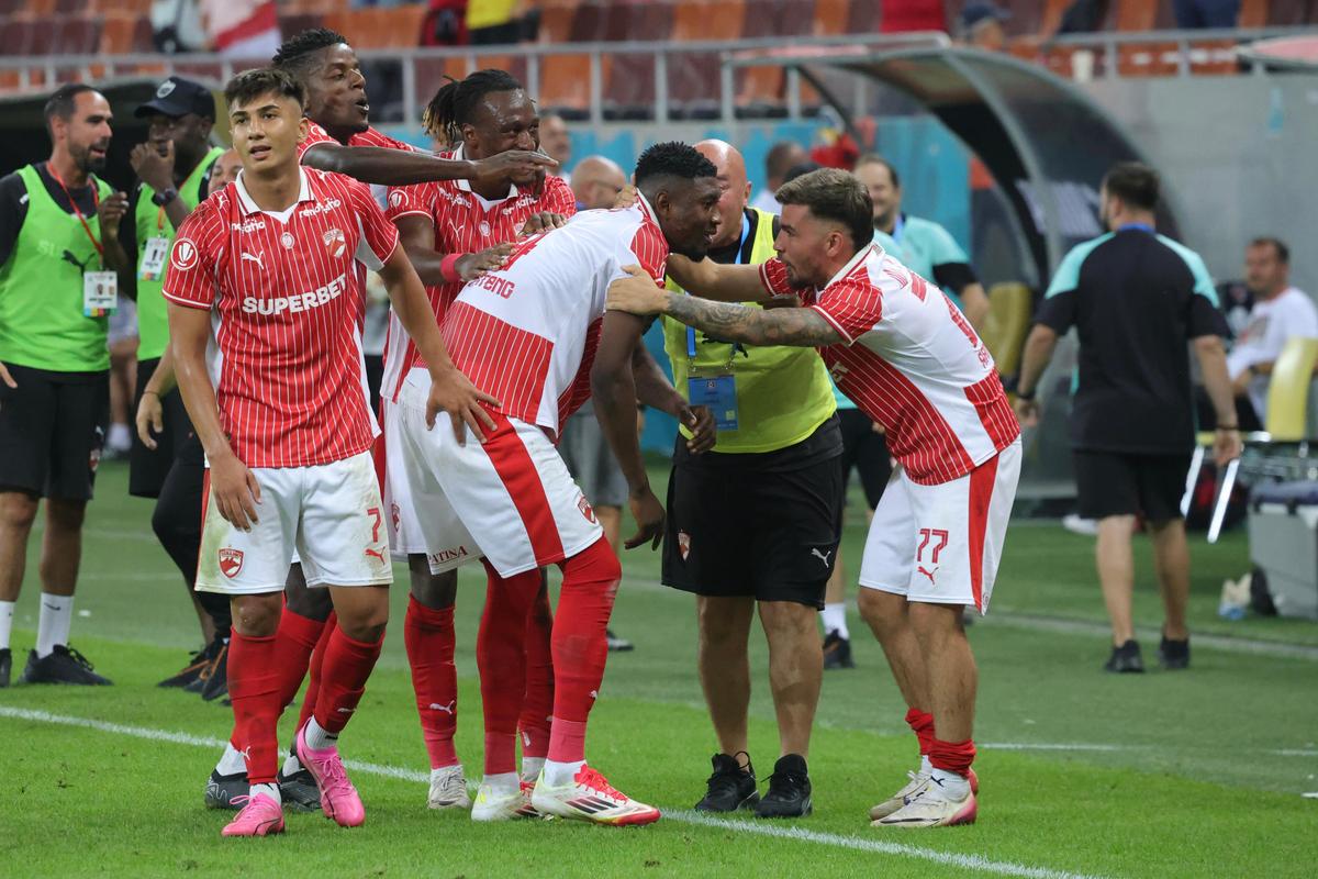 Dinamo - Hermannstadt 2-0. Și-au arătat colții după pauză » Dinamo obține 3 puncte importante și e pe podium