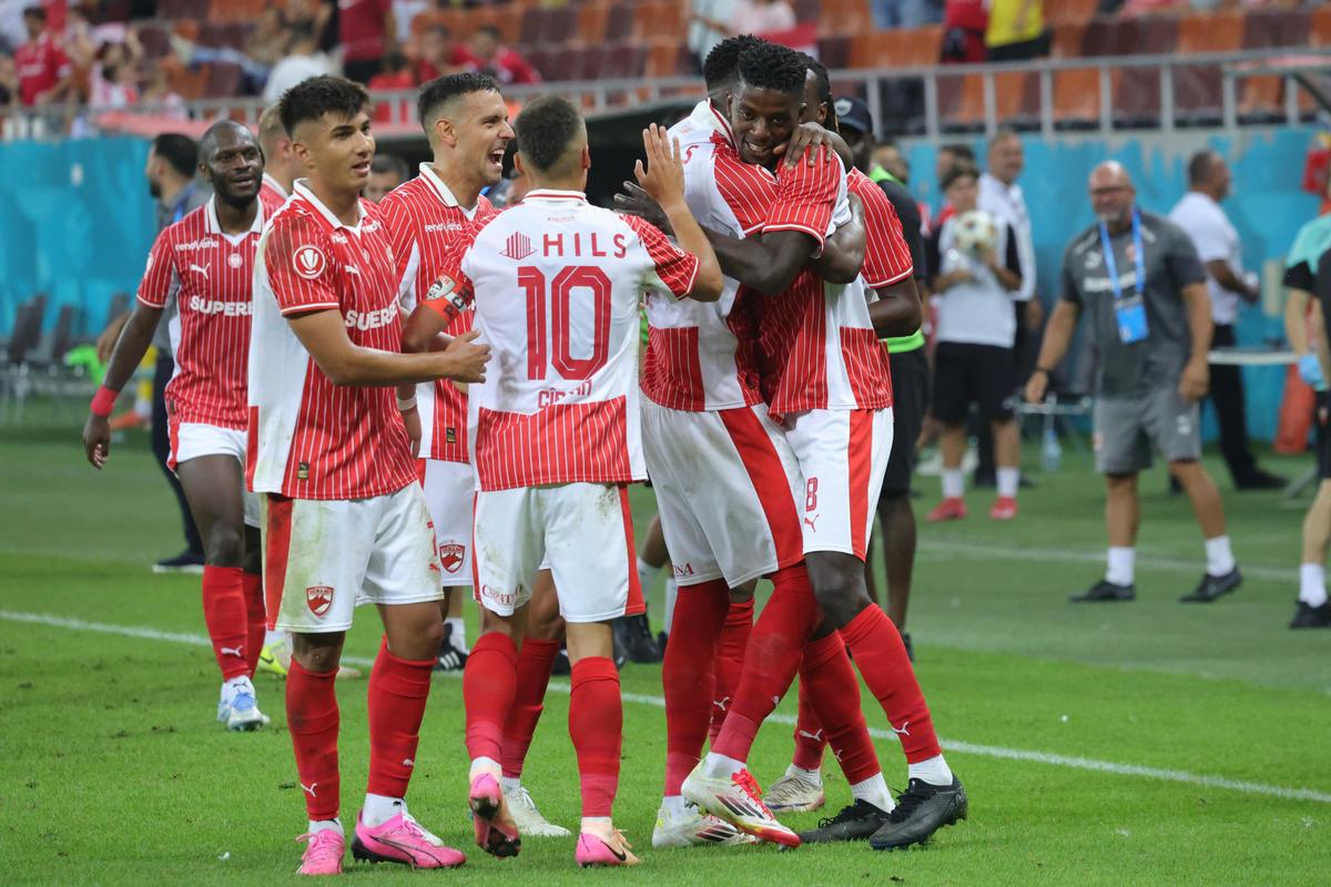 Dinamo - Hermannstadt 2-0. Și-au arătat colții după pauză » Dinamo obține 3 puncte importante și e pe podium