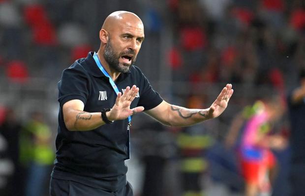 „Îl dau afară! Eu îl mușcam pe Drogba!” » Tony da Silva, scos din sărite: „Am rupt în două vestiarul la pauză!”
