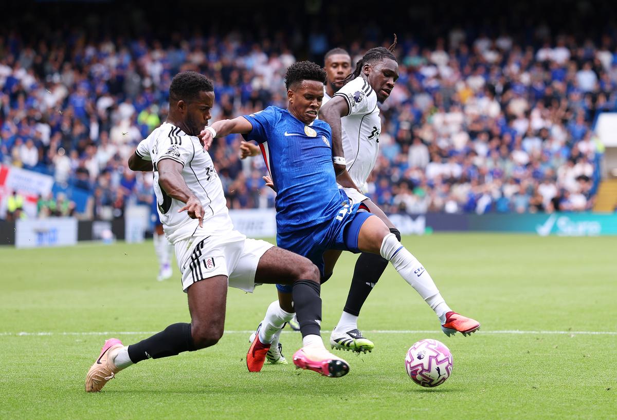 Două faze fixe au liniștit-o pe Fulham » Chelsea câștigă și urcă pe primul loc în Premier League