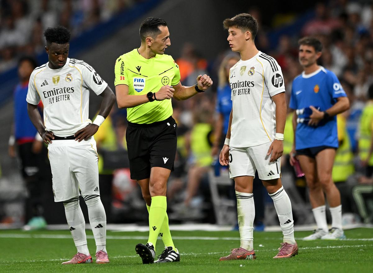 Mbappe contestă VAR-ul, după ce Real Madrid a avut TREI goluri anulate! Imaginea postată de francez