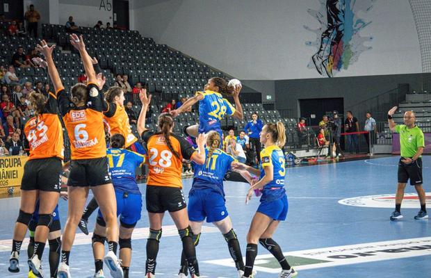 Victorie la 20 de goluri în „Liga Florilor” » Adversara s-a prezentat cu doar 8 jucătoare, iar viitorul e sub semnul întrebării