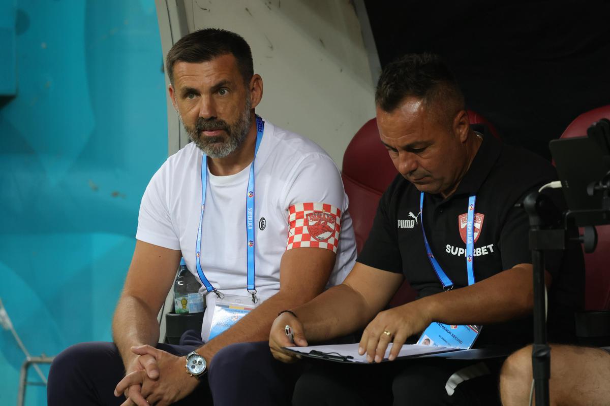 Dinamo - Hermannstadt 2-0. Și-au arătat colții după pauză » Dinamo obține 3 puncte importante și e pe podium