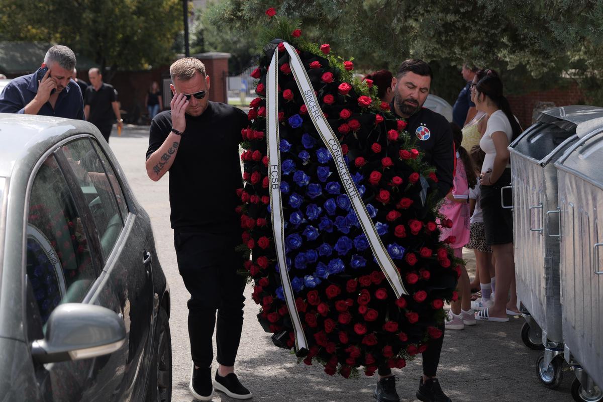 Cortegiu funerar pentru Nae Ungureanu