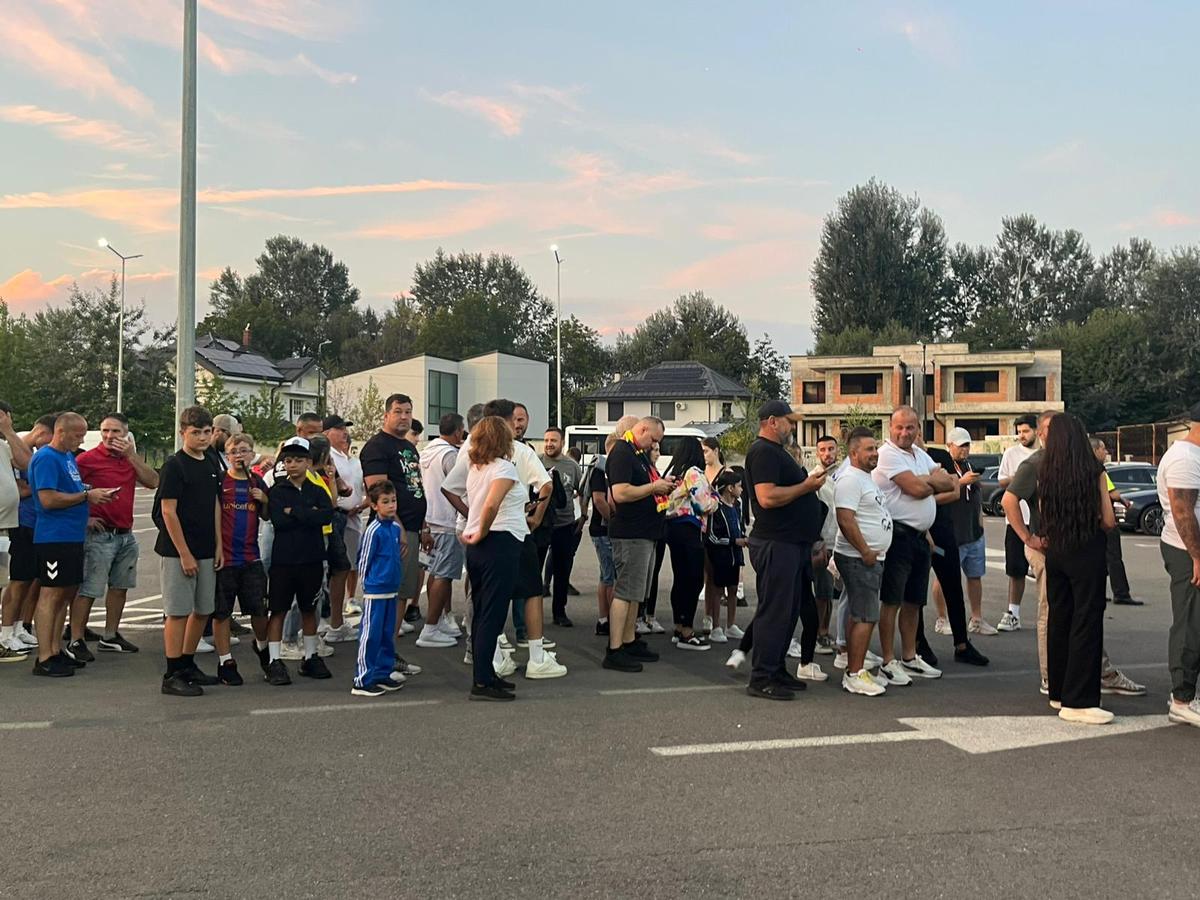 „Mai intrăm la pauză!” » Imagini incredibile la Târgoviște, înainte de FCSB - UTA