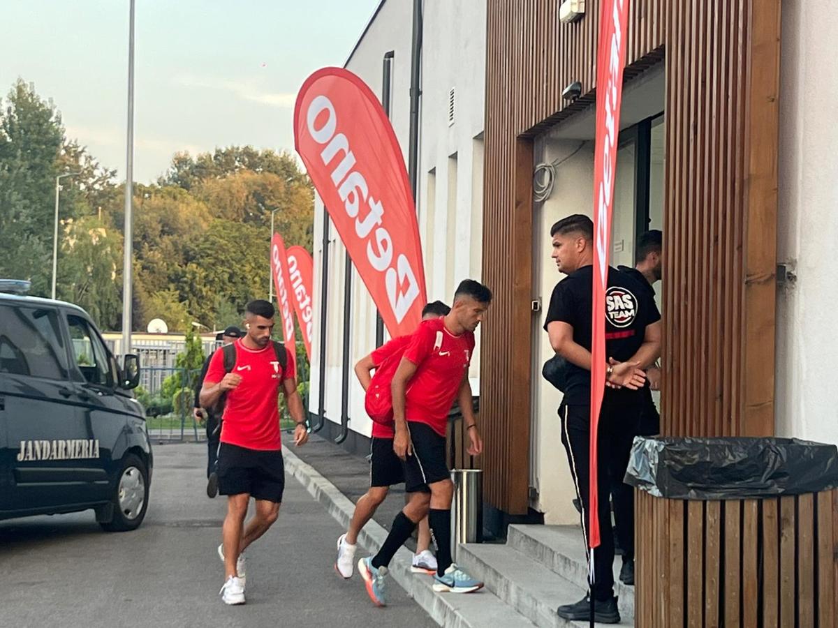 Imagini înainte de FCSB - UTA Arad