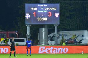 FCSB pierde lamentabil cu UTA! Are liniște în vestiar, nu și în tribune: „Demisia, demisia!” » Prima victorie a sezonului pentru Mihalcea! Noul clasament