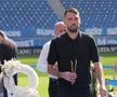 Sicriul lui Nae Ungureanu, pe gazonul stadionului din Craiova// foto Andrei Furnigă (GSP)