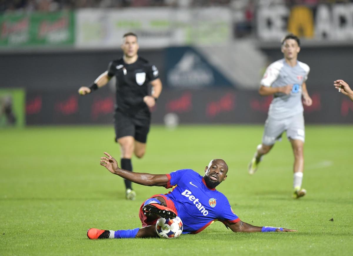 Marius Baciu s-a luat de fotbaliștii FCSB-ului: „Îmi venea să plâng! Nu s-au respectat deloc indicațiile” + Clientul avut: „Nu e ce ne dorim”