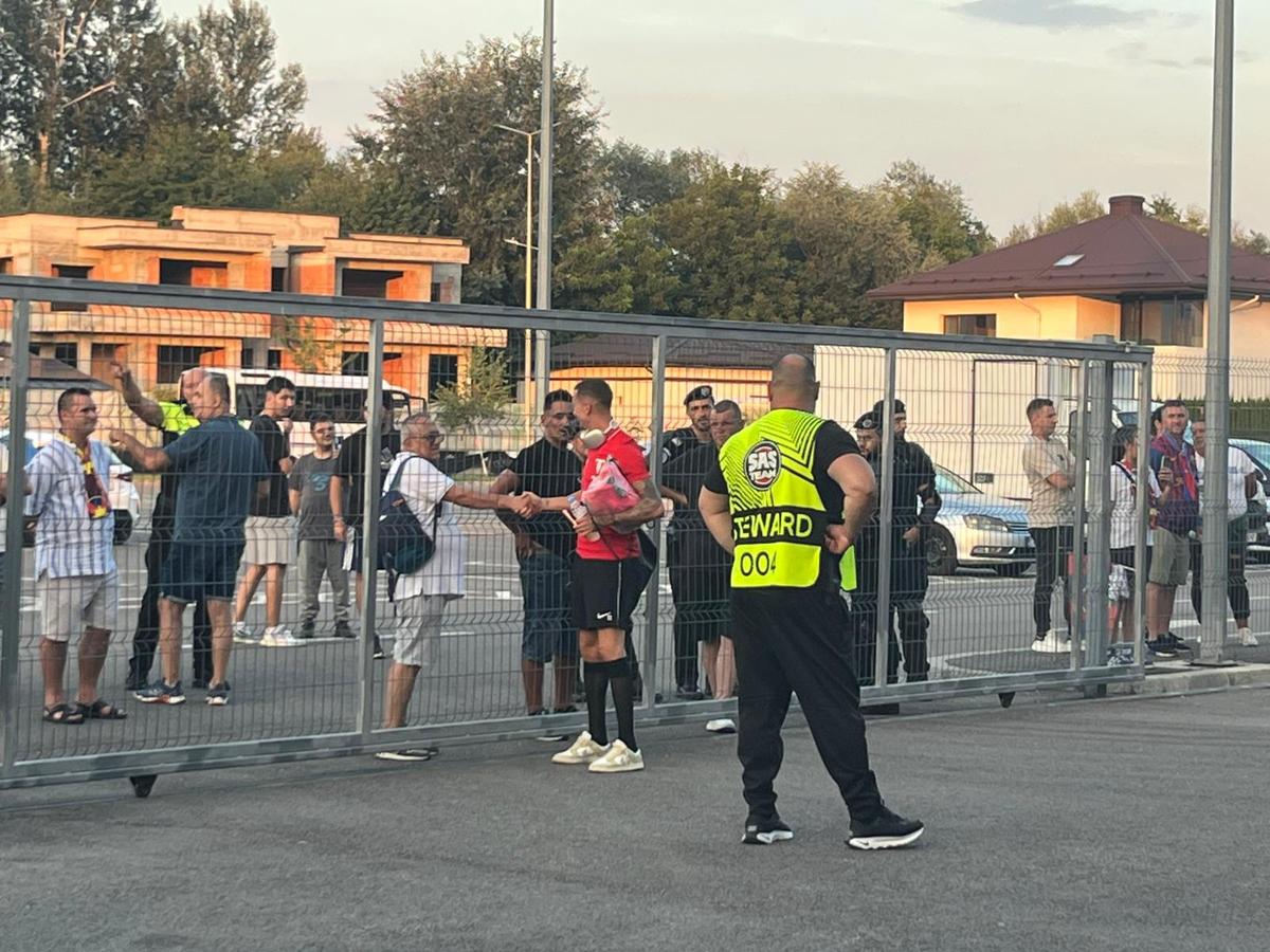 Imagini înainte de FCSB - UTA Arad