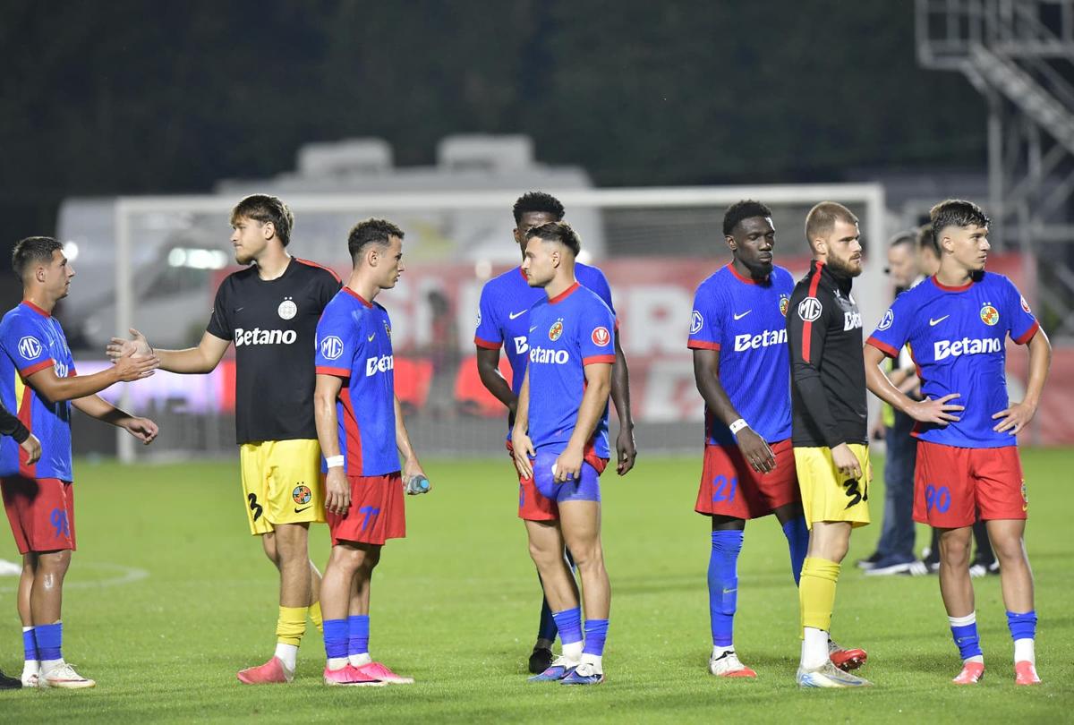 Imagini de la finalul meciului FCSB - UTA