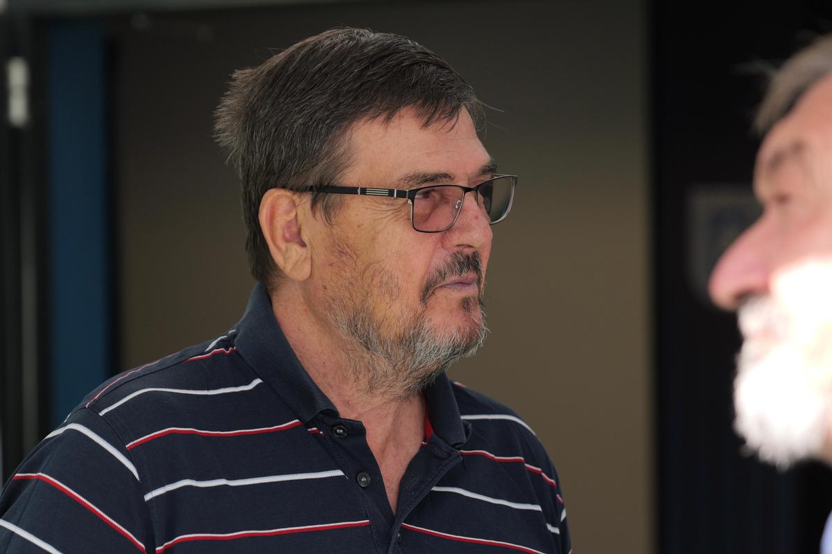 Nae Ungureanu va fi înmormântat azi lângă Ilie Balaci »  Cortegiul funerar a ajuns la Biserica „Sfânta Treime”