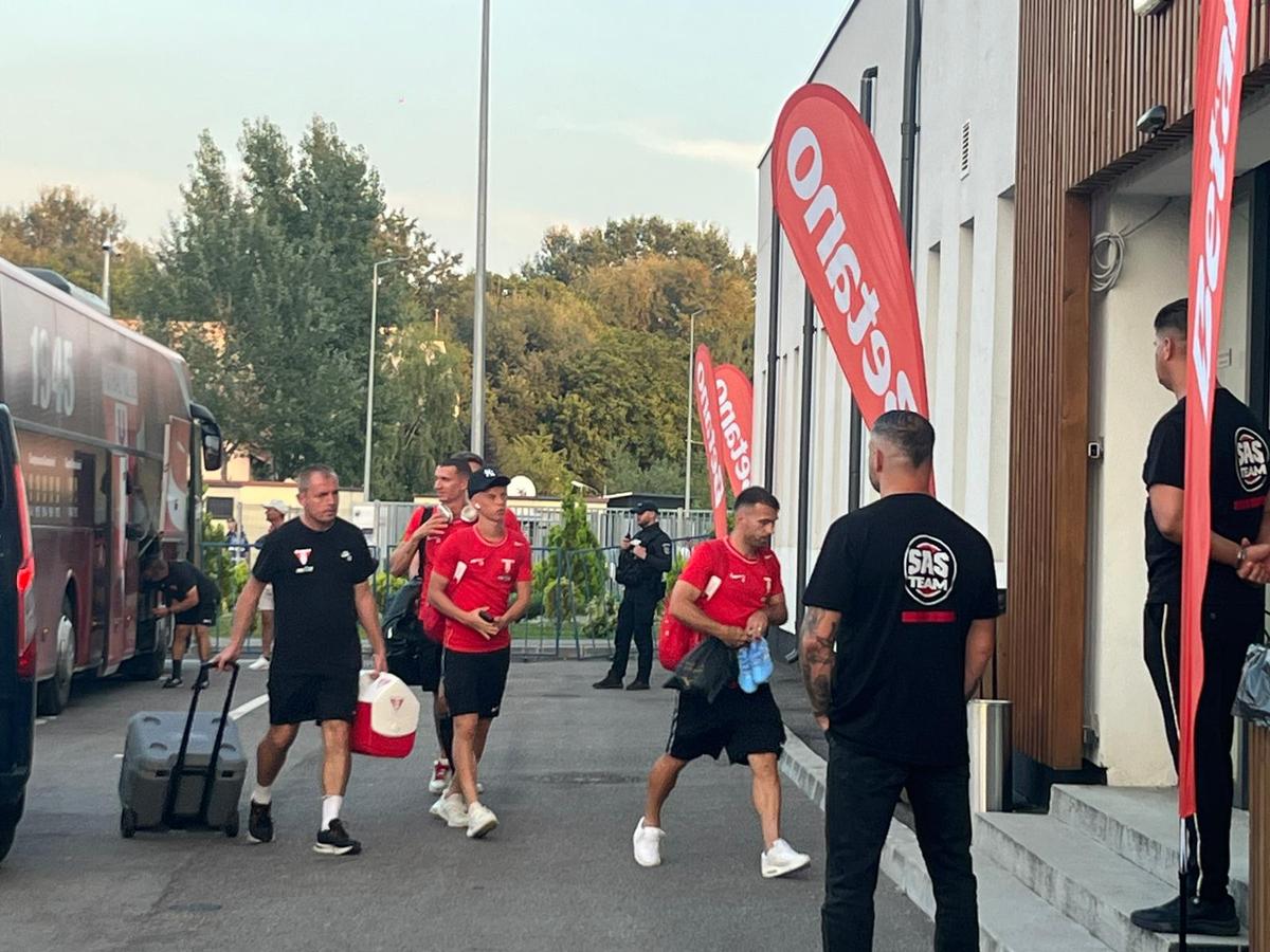 Imagini înainte de FCSB - UTA Arad