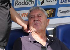 Nae Ungureanu va fi înmormântat azi lângă Ilie Balaci » Sicriul a fost depus pe gazonul stadionului: Sorin Cârțu, copleșit de durere