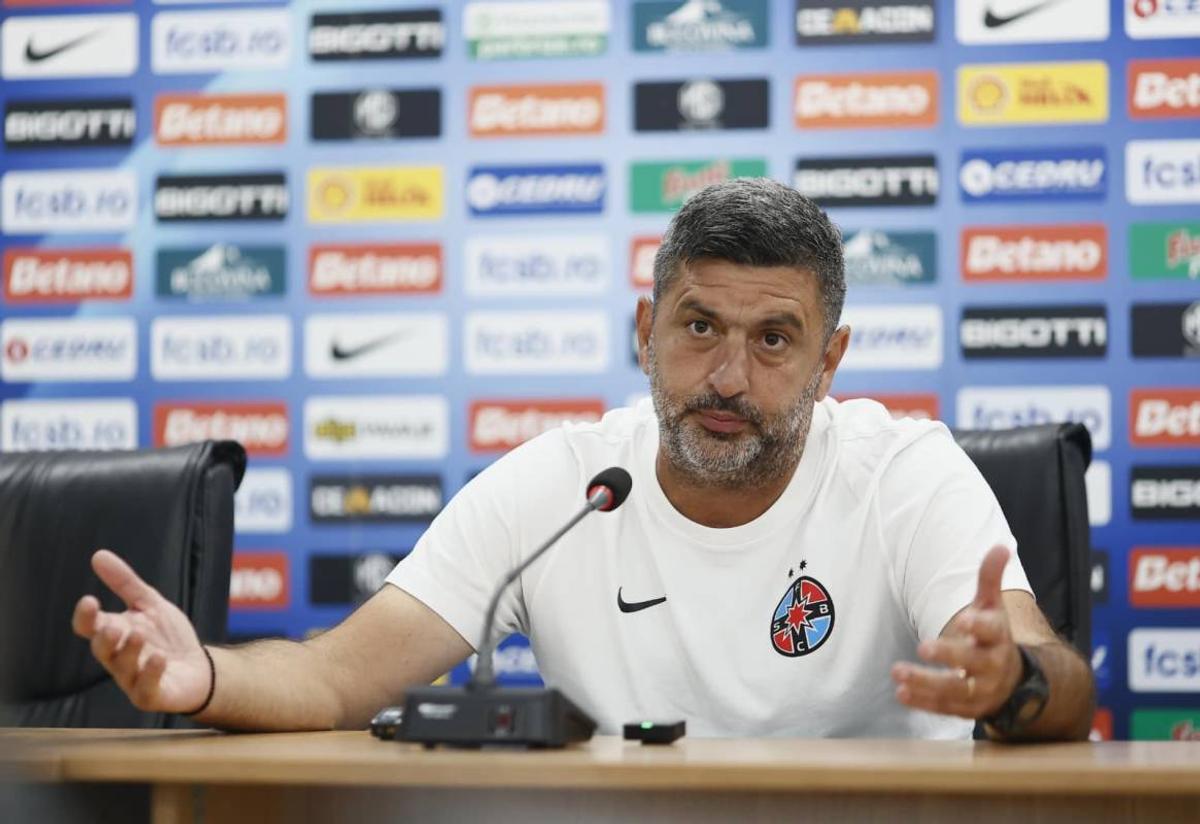 Imagini de la finalul meciului FCSB - UTA