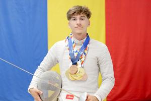 Noua „perlă” a scrimei de la Dinamo » La 17 ani are bronz mondial și 32 de medalii: „El este modelul meu!”