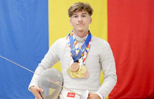 Noua „perlă” a scrimei de la Dinamo » La 17 ani are bronz mondial și 32 de medalii: „El este modelul meu!”