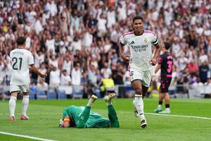 Real Madrid - Malaga » Recital pe „Bernabeu”!