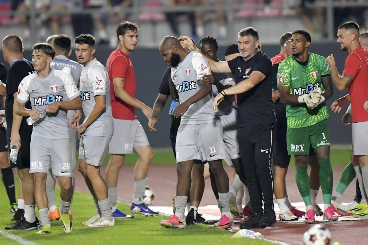 Marius Baciu s-a luat de fotbaliștii FCSB-ului: „Îmi venea să plâng! Nu s-au respectat deloc indicațiile” + Clientul avut: „Nu e ce ne dorim”