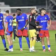 Jucători FCSB la finalul meciului cu UTA / foto: Cristi Preda (GSP)
